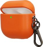 kwmobile Kunstleren hoes voor Apple Airpods 4 – Slim cover met karabijnhaak – Opbergtasje voor oordopjes – Etui in oranje