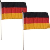 Merkloos / Sans marque Promex Gmbh Zwaaivlag Duitsland - 2x - luxe - 30 x 45 cm - op lange stok