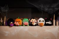 ZURU Snackles Halloween Serie 1 knuffel van 20 cm (SHADOW)