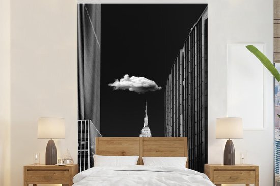 Nr1Wallpaper Behang - Fotobehang Wolk boven Empire State Building in Manhattan - Breedte 180 cm x hoogte 280 cm