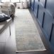 Safavieh Hedendaags tapijt voor woonkamer, eetkamer, slaapkamer - Dream Collection, korte pool, grijs en blauw, 61 x 213 cm