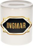 Bellatio Decorations Shoppartners Bv Spaarpot met voornaam Ingmar - wit - met goud/zwart embleem - 8 x 9 cm - keramiek - met afsluitdop - cadeau verjaardag