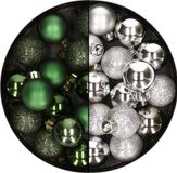 Merkloos / Sans marque Kaemingk B.V. 28x stuks kleine kunststof kerstballen zilver en dennengroen 3 cm - kerstversiering