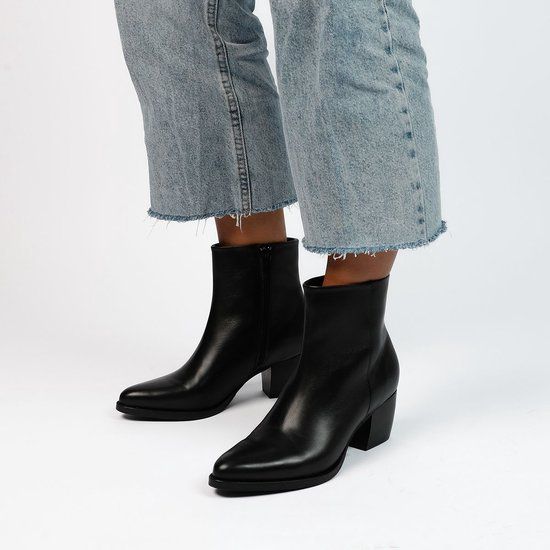 Manfield - Dames - Zwarte leren enkellaarsjes - Maat 39
