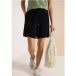 Short taille haute à jambes larges et à structure