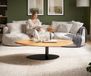 Vibany Table basse Edge Organique 140x76 cm Chêne Naturel Métal Noir Flow-Edge