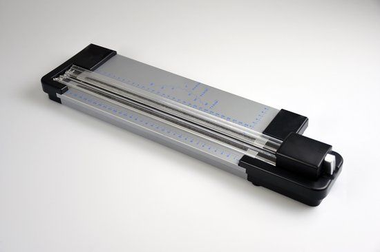 Monolith OC50R3 - Rolsnijder A4 - zwart - Metaal - 8 vel