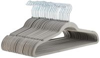 Amazon Basics Kleerhangers van fluweel voor pakken, grijs, smal, antislip, pak van 50