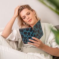 imoshion Design Slim Hard Case Sleepcover voor de Kobo Clara Colour / Kobo Clara BW - Green Leopard