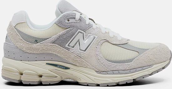 New Balance M2002 D Sneakers - Dames - Beige - Maat 42,5