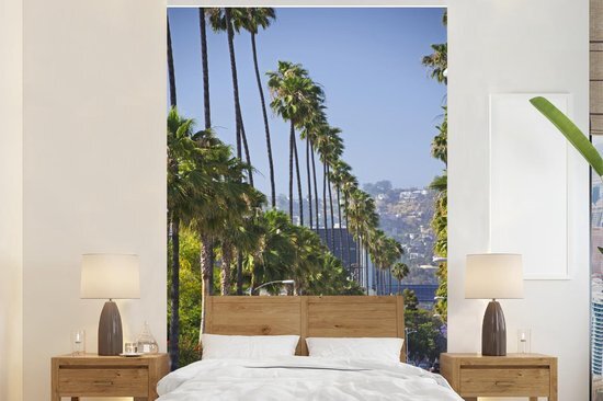 Nr1Wallpaper Behang - Fotobehang Palmbomen langs de weg in Beverly Hills in Noord-Amerika - Breedte 170 cm x hoogte 260 cm