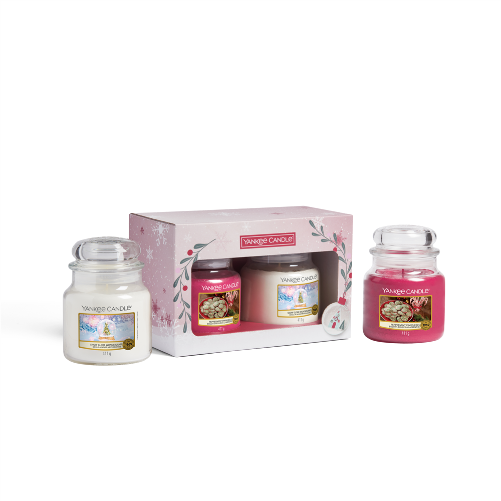 Yankee Candle Snow Globe Wonderland Medium Jar Gift Set