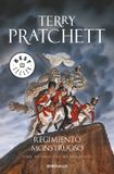 Regimiento Terry Pratchett Regimiento monstruoso / Monstrous Regiment Paperback