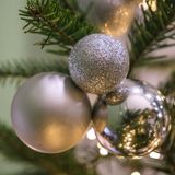 Decoris Kunststof Kerstballen Mix Zilver 100 Stuks