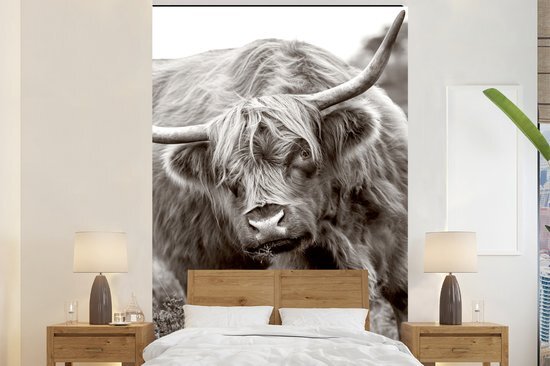 Nr1Wallpaper Behang - Fotobehang Schotse Hooglander - Zwart - Wit - Hoorns - Breedte 195 cm x hoogte 300 cm