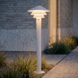 Lucande Éclairage de jardin LED Montaro, 110 cm, blanc, avec capteur