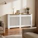 Merkloos Houten radiatoromsluiting met verticale lamellen, afmetingen 152 x 20 x 83 cm