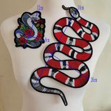 Merkloos Geborduurde Patches - Dier Applicaties - Kleding Versieren - Naai op Kleding - Tot 34cm - Zwart Rood