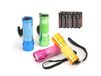 EverBrite Lot de 4 mini lampes de poche LED, design compact de 90 mm, lampe de poche multicolore phosphorescente, légère et portable pour camping, randonnée, extérieur, fête - piles incluses