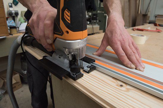 Triton TJS001 Decoupeerzaag - 750W - 3 Zaagbladen - 3 Jaar Garantie