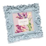 Laura Ashley 4x4 sierlijke getextureerde handgemaakte hars fotolijst met ezel en haak voor tafelblad en wanddisplay, decoratief bloemenontwerp huisdecoratie, fotogalerij, kunst, meer (4x4 poederblauw)