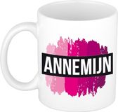 Bellatio Decorations Annemijn naam cadeau koffie mok - beker - met roze verfstrepen - Cadeau collega - moederdag - verjaardag - juf - coach - 300 ml - wit