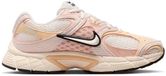 Nike V5 RNR Sneakers - Maat 38.5 - Oranje