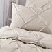 Serene - Dekbedovertrek met natuurlijke diamanten pintuck - super kingsize beddengoed (260 x 220 cm) - Soft Touch - Microvezel - Luxe beddengoed - Knijpplooi dekbedovertrek in naturel - geplooid