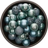 Bellatio Decorations Shoppartners Bv 37x stuks kunststof/plastic kerstballen ijsblauw (arctic blue) 6 cm mix - Onbreekbaar