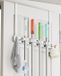 Unyqoos® Solution de suspension pratique pour balais et matériel de nettoyage avec 4 étagères et 2 crochets pour montage sur porte