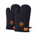 MasterChef Zwarte ovenwanten (1 paar) - hittebestendige keukenhandschoenen van 100% katoen - pannenlappen met oranje logo - grillhandschoenen met oog voor keuken en grill
