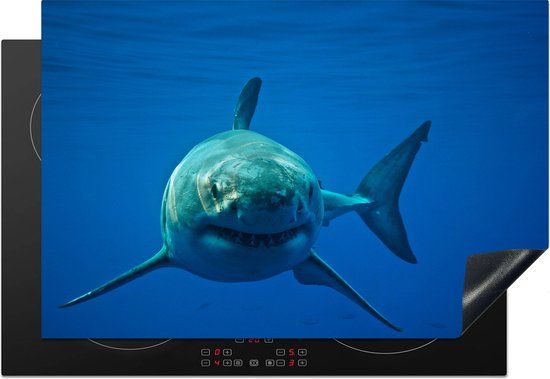KitchenYeah® Inductie beschermer 77x51 cm - Grote witte haai zwemt in de oceaan - Inductie kookplaat accessoire