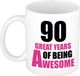Bellatio Decorations Shoppartners Bv Verjaardag 90 jaar Koffiemok Cadeau - Great years of being awesome - wit/roze - beker - Jubileum - voor dames - vrouwen