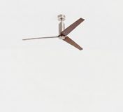 CREATE - Stille plafondventilator 45W Ø152 cm met optioneel sfeerverlichting - Sfeerlicht Nikkel / Donker houtlook - Afstandsbediening - WIND FORMA