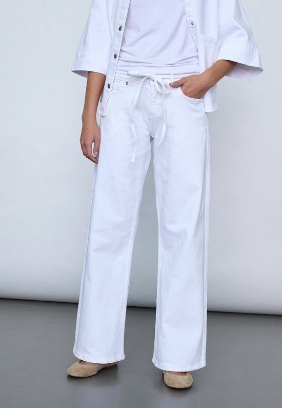 SISTERS POINT Onea-belt.je8 Dames Jeans White Maat M