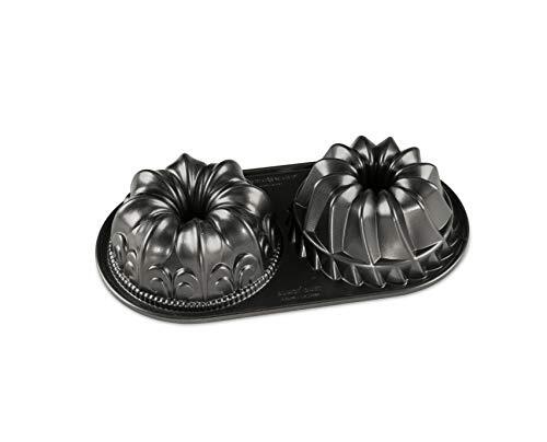 Nordic Ware Bundt Duet Pan, Gegoten Aluminium Bundt Tin, Bundt Cake Tin voor 2 Cakes, Fleur de Lis en Kugelhopf Hoogwaardige taartvorm gemaakt in de VS, kleur: grafiet