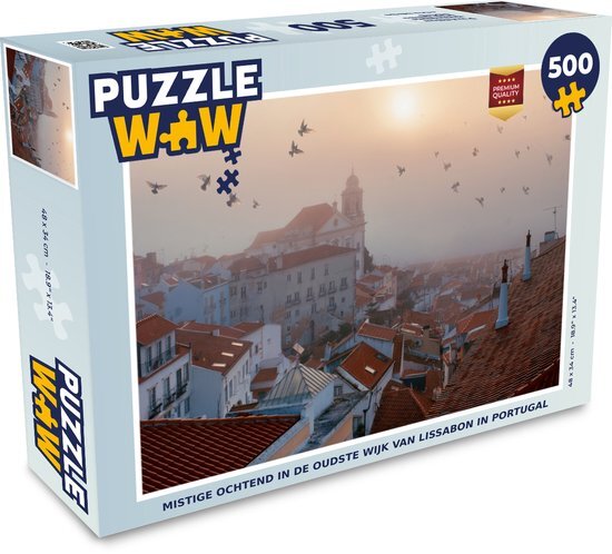 MuchoWow Puzzel Mistige ochtend in de oudste wijk van Lissabon in Portugal - Legpuzzel - Puzzel 500 stukjes