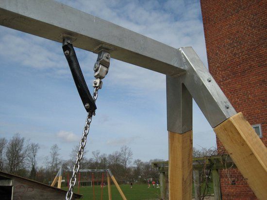 Intergard Nestschommel schommelverbinder voor openbare speelplaatsen
