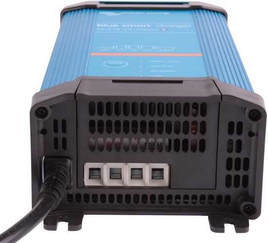 Victron Blue Smart IP22 Charger 12/15(3) 230V - 8719076037422