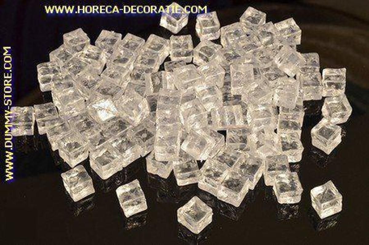 Horeca-decoratie.com IJsblokjes klein 100 stuks - 10x10x10 mm - dummy