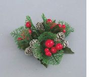 Draaikaars 13 cm met kegels en rode bessen
