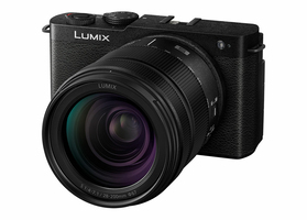 Panasonic Lumix S9 Mirrorless Camera with 28-200mm Lens - Black