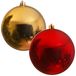 Decoris 2x Grote kerstballen goud en rood van 25 cm glans van kunststof - Winkel/etalage kerstversiering