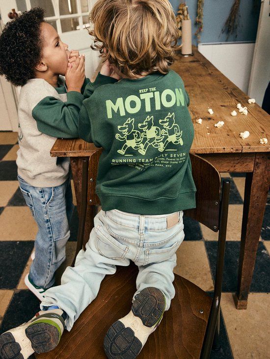 Daily 7 jongens oversized sweater groen backprint GOTS 104