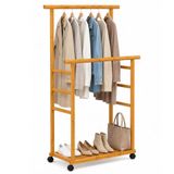 Relaxdays kledingrek met wieltjes, bamboe, 2 kledingstangen, schoenenplank, HxBxD: 148 x 80 x 36 cm, naturel