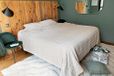LINDER - Sprei met wafelstrepen pluizig - beige mastiek - 100% polyester - 240 x 250 cm - Seersucker
