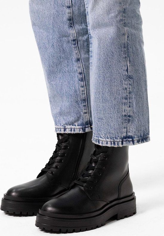 Sacha Dames Zwarte Leren Veterlaarsjes Maat 39