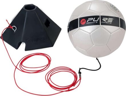 Pure2Improve Voetbaltrainer - Maat 5 - Zwart - Inclusief elastisch koord