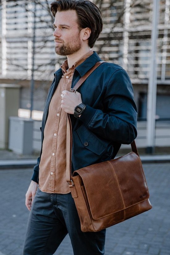 DSTRCT Limited Messenger Bag - Laptoptas Schoudertas - Cognac