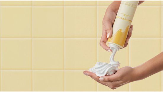 Deserved Shower Foam Honey Greek Yoghurt - 250ml